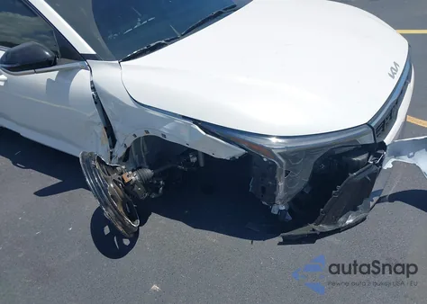 2025 Kia K4 Gt-Line из США, поврежденный, VIN 3KPFW4DE3SE037544